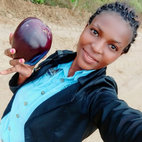 ElisaTembe 02 600x600